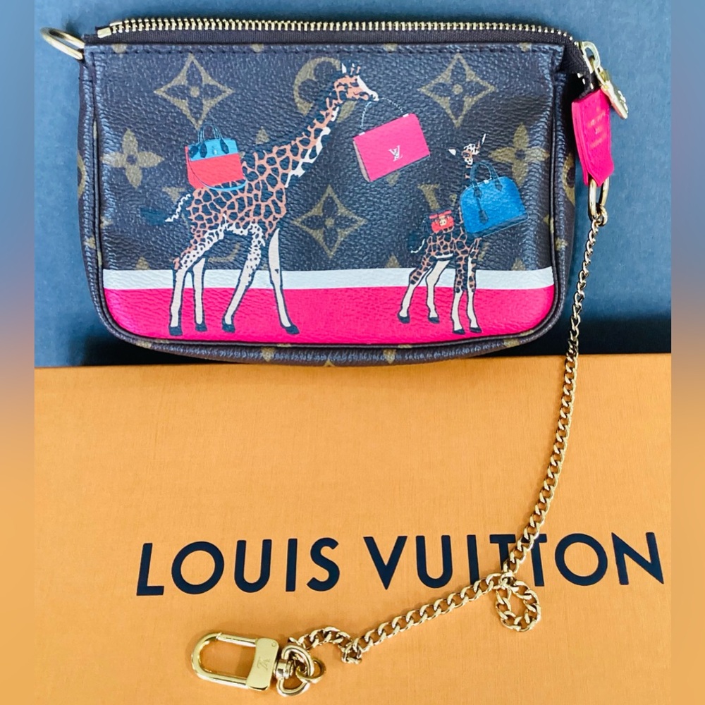 Authentic Louis Vuitton Pink Monogram Canvas Giraffe Print Pochette - Picture 15 of 15